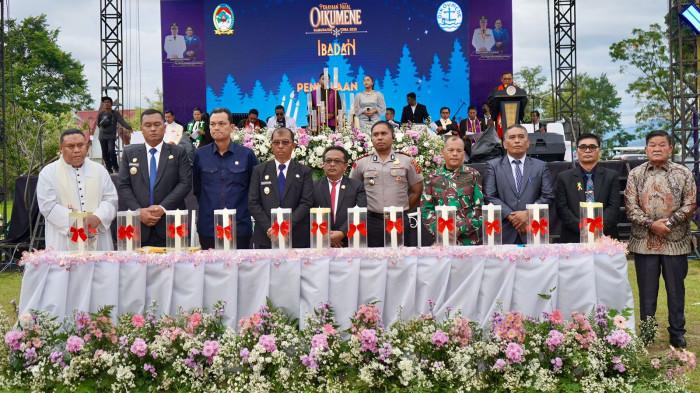 Pesan Natal Bupati Toba : 'Mari Mulai dari Keluarga'