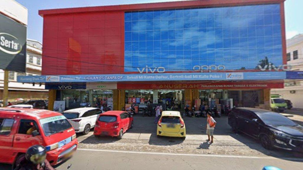 Foto Toko Anugerah di Jalan K. Haji Jl. K. H. Wahid Hasyim No.258, Sungguminasa, Kecamatan Somba Opu, Kabupaten Gowa, Sulawesi Selatan 92113 yang diambil Google Maps pada November 2024.