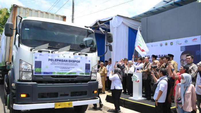 Seremoni pelepasan ekspor perdana produk Coffee Wood