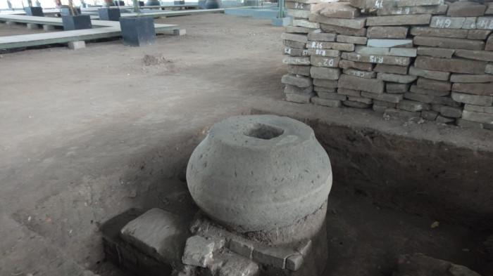 Umpak Masjid Agung Kauman