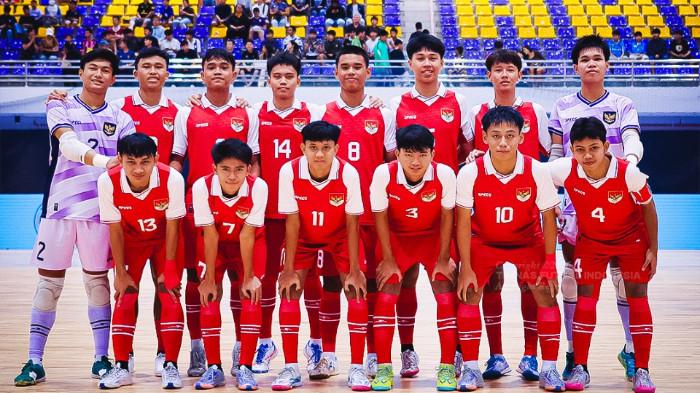 U19 FUTSAL - Skuad Timnas Futsal Indonesia U19 dalam pertandingan terakhir grup Piala AFF Futsal U19 2025 kontra Thailand di Nonthaburi Provincial Stadium Hall, Thailand, Sabtu (27/12/2025). (Instagram Timnas Futsal - 29/12/2025)