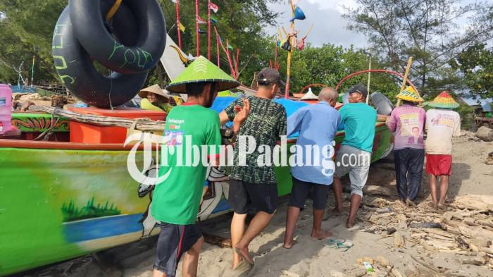 kapal nelayan di parupuk tabing padang oke 29/12/2025