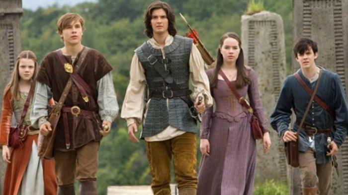 THE CHRONICLES OF NARNIA - The Chronicles of Narnia sebagai salah satu rekomendasi serial fantasi Hollywood tahun 2000-an.