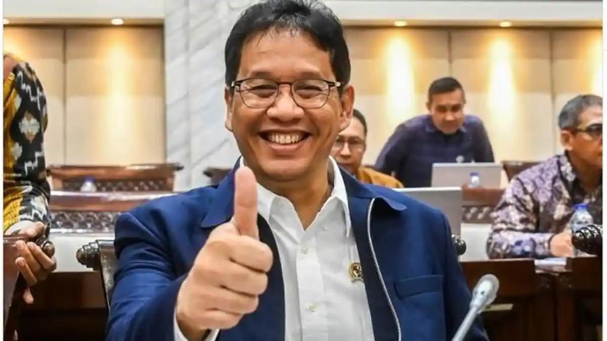 PURBAYA TOLAK ROSAN - Menteri Keuangan Purbaya Yudhi Sadewa mengungkapkan bahwa dirinya menolak permintaan CEO Danantara, Rosan P Roeslani, yang meminta agar pemerintah menghapus utang pajak sejumlah perusahaan, termasuk tunggakan pajak Badan Usaha Milik Negara (BUMN) yang telah muncul sebelum 2023. Permintaan tersebut, kata Purbaya, disampaikan Rosan saat berkunjung ke Kementerian Keuangan (Kemenkeu), Jakarta Pusat, Rabu (3/12/2025).