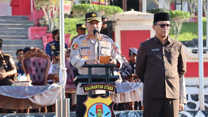 OPERASI LILIN KAYAN 2025- Kapolres Nunukan AKBP Bonifasius Rumbewas, menyampaikan bahwa perayaan Natal dan Tahun Baru merupakan agenda nasional yang selalu diiringi peningkatan mobilitas dan aktivitas masyarakat, sehingga ia menegaskan bahwa Operasi Lilin Kayan 2025 berjalan aman, tertib, dan optimal.