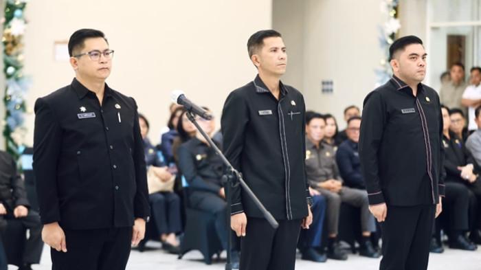 PEJABAT - Clief Wangke saat dilantik oleh Gubernur Sulut YSK sebagai Kabid Kominfo Pemprov Sulut di Wisma Negara Bumi Beringin, Selasa (30/12/2025). Ia pernah jadi Jurnalis Tribun Manado.