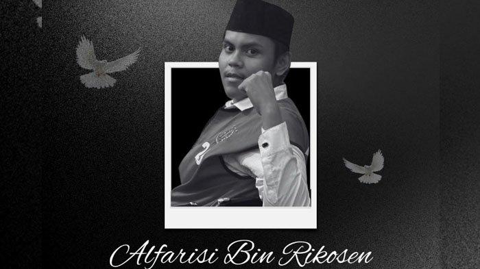 MENINGGAL - Alfarisi, pemuda 21 tahun yang sedang menjalani persidangan atas tuduhan melempar bom molotov ke Gedung Negara Grahadi di Surabaya, mengembuskan napas terakhirnya di Rumah Tahanan (Rutan) Kelas I Surabaya di Medaeng Sidoarjo, Selasa (30/12/2025) sekitar pukul 06.00 WIB. Berdasarkan keterangan rekan satu sel, sebelum meninggal dunia, Alfarisi sempat mengalami kejang-kejang.