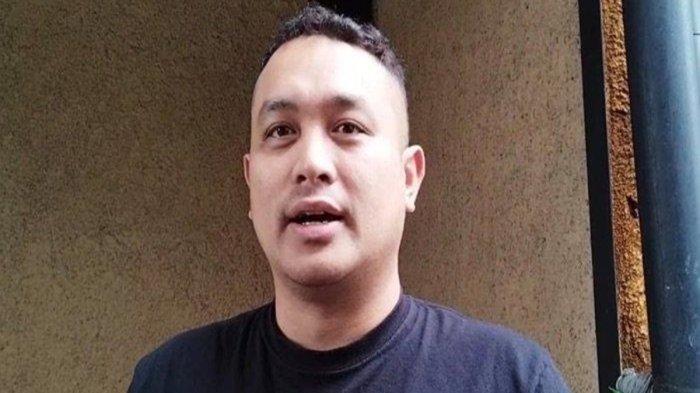 Komedian sekaligus presenter Gilang Dirga juga akan meramaikan Pilbup Bandung Barat.