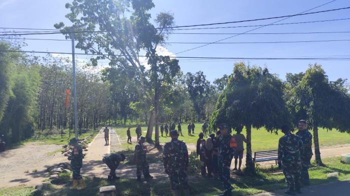 PERSIAPAN - Suasana persiapan kedatangan Presiden Prabowo Subianto di Lapangan PTPN IV Regional I di Batangtoru, Tapsel (31/12/2025). Rencana Prabowo akan datang mengunjungi korban banjir termasuk ke Garoga.