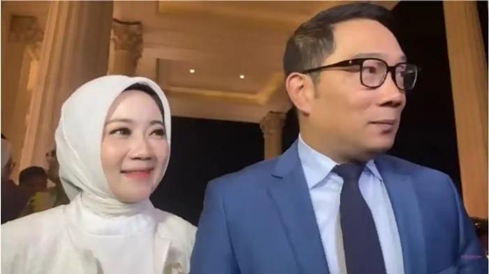 KABAR PERCERAIAN - Momen Atalia Praratya dan Ridwan Kamil. Kabar Atalia Praratya menggugat cerai suaminya, Ridwan Kamil diluruskan kembali oleh pihak Pengadilan Agama (PA) Bandung, hakim sebut belum bisa dipastikan