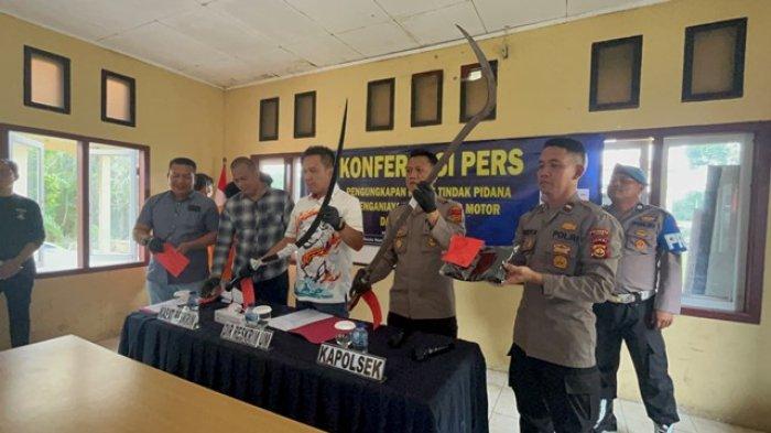 Direktur Reskrimum Polda Jambi Kombes Pol Manang Soebeti, saat press rilis kasus geng motor yang melempar remaja hingga koma.