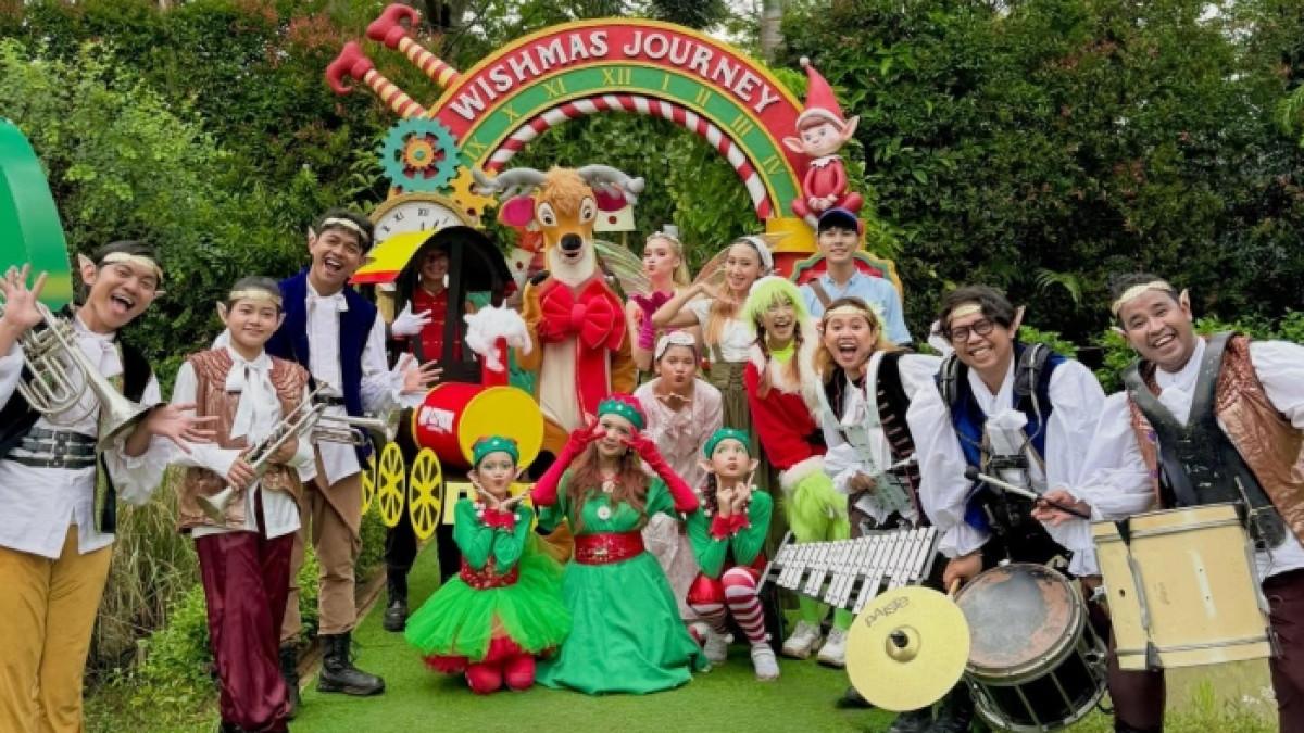 Pengunjung berwisata ke Scientia Square Park Tangerang, Banten.