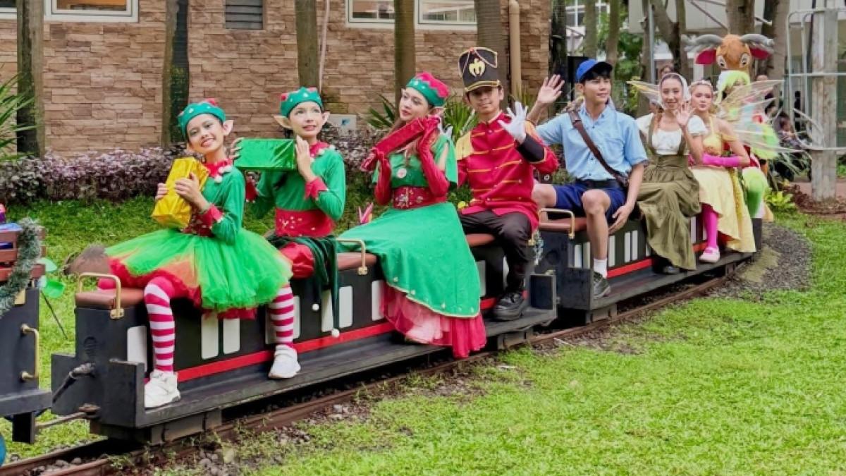 Pengunjung berwisata ke Scientia Square Park Tangerang, Banten.