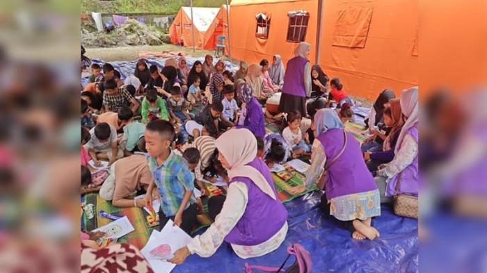 PDGI bener meriah mewarnai bersama anak-anak