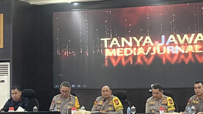 RILIS AKHIR TAHUN - Kapolda Kalimantan Barat, Irjen Pol. Pipit Rismanto saat Rilis Akhir Tahun 2025 yang digelar di Ruang Graha Khatulistiwa Lantai 3 Polda Kalbar, Rabu 31 Desember 2025. Polda Kalbar terus memfokuskan penanganan narkoba mulai dari hulu ke hilir.