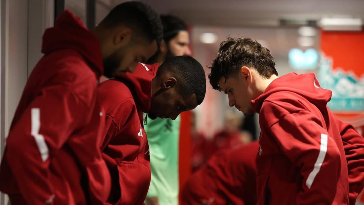 FOTO SKUAD - Foto skuad Liverpool yang diunggah di akun instagram resmi @liverpoolfc. Liverpool di bawah Arne Slot kembali gagal meraih kemenangan dalam 3 pertandingan kandang terakhir secara beruntun, Kamis (4/12/2025).