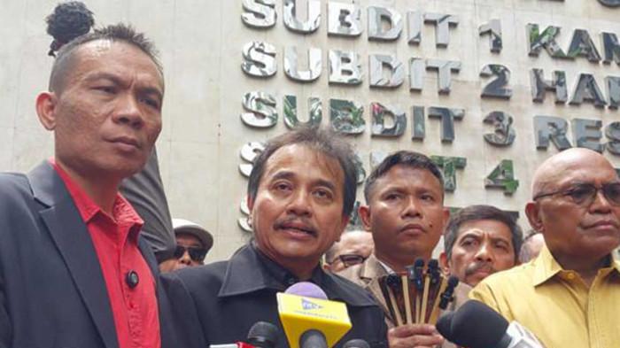 ROY SURYO LELAH - Roy Suryo, Rismon Sianipar, Tifauzia Tyassuma memenuhi atau Dokter Tifa panggilan penyidik Polda Metro Jaya soal kasus tudingan ijazah palsu Presiden ke-7 RI Joko Widodo.