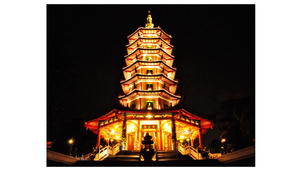 Pagoda Avalokitesvara, satu tempat wisata hits di Semarang yang cocok dikunjungi saat liburan awal tahun 2026.