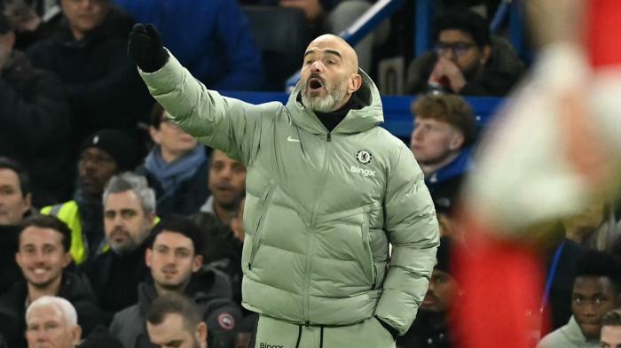 PELATIH CHELSEA - Pelatih Chelsea asal Italia, Enzo Maresca, memberikan pengarahan ketika pertandingan pekan ke-13 Liga Inggris menghadapi Arsenal di Stamford Bridge, Minggu (30/11/2025) malam WIB. (Website Chelsea - 1/12/2025)
