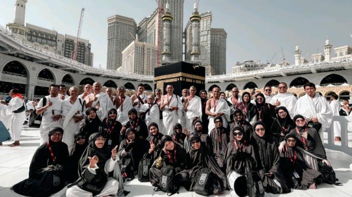 Rombongan jemaah Persada Indonesia saat menjalankan ibadah umrah di Tanah Suci terbaru.