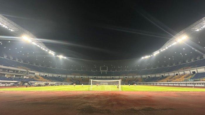 Kondisi Gelora Bandung Lauta Api (GBLA) Jumat (22/11/2024).
