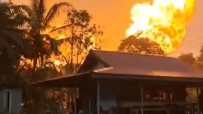 ledakan dan kebakaran di inhil gegara pipa gas nasional bocor