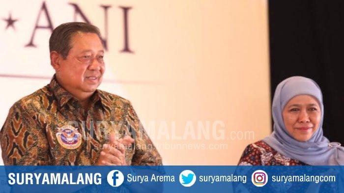 Presiden RI ke 6 Susilo Bambang Yudhoyono didampingi Gubernur Jatim Khofifah Indar Parawansa melakukan groundbreaking pembangunan Museum dan Galeri Seni SBY-Ani di Pacitan, Sabtu (22/2/2020).