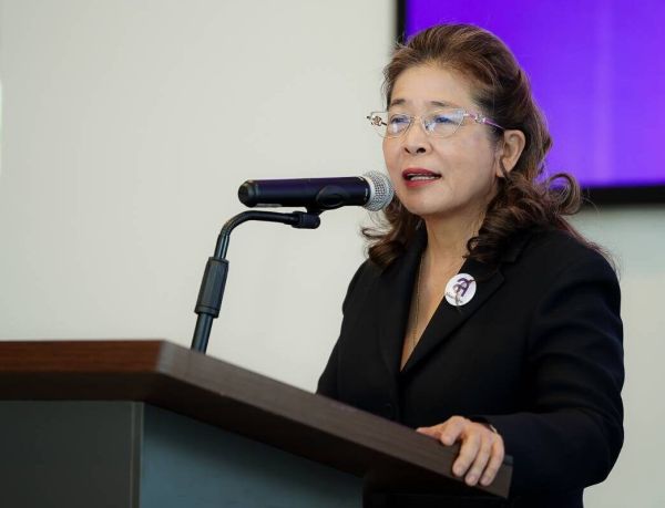 คุณหญิงสุดารัตน์ เกยุราพันธุ์ หัวหน้าพรรคไทยสร้างไทย