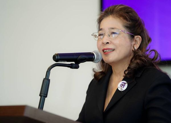 คุณหญิงสุดารัตน์ เกยุราพันธุ์ หัวหน้าพรรคไทยสร้างไทย