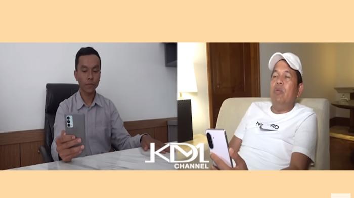 DIBERI MODAL BANTUAN : Dedi Mulyadi beri modal bantuan untuk Holis pedagang telur jadi korban intimidasi keluarga kepala desa Panggalih.