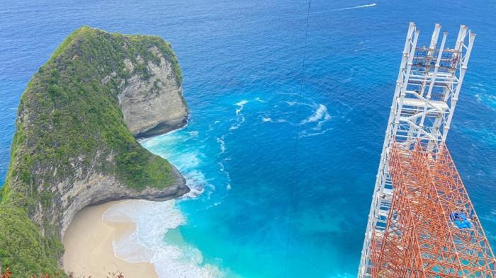 PANTAI  KELINGKING - Pantai Kelingking, Nusa Penida, Klungkung, Bali. dengan proyek lift kaca.