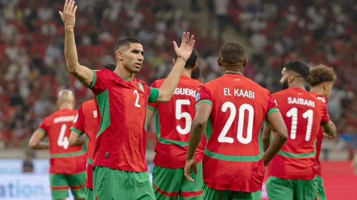 SELEBRASI - Pesepak bola timnas Maroko, Achraf Hakimi (paling kiri) melakukan selebrasi bersama rekan satu tim setelah mencetak gol saat pertandingan melawan Niger pada lanjutan Kualifikasi Piala Dunia 2026 zona Afrika, Sabtu (6/9/2025).
