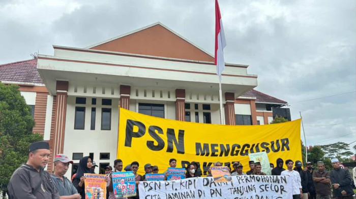 Warga Mangkupadi lakukan aksi 02 08012026.jpg