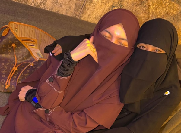 Wardatina Mawa dan Umi Pipik. Foto: Instagram _umi_pipik_