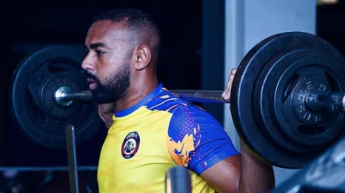 DALBERTO MASIH ABSEN - Penyerang asing Arema FC, Dalberto Luan Belo ketika sesi latihan gym dalam dokumentasi klub yang dibagikan ke Instagram pada Senin, (24/11/2025). Dalberto kini absen dari agenda pertandingan Arema FC, dan tanpa kehadirannya sebagai striker andalan, lini depan Arema FC dinilai belum tampil tajam, manajemen blak-blakan soal alasan sampai situasi sang striker.