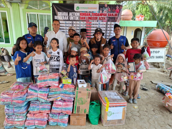 Lion Parcel salurkan lebih dari 10 ton bantuan logistik ke Sumatera. Foto: Lion Parcel