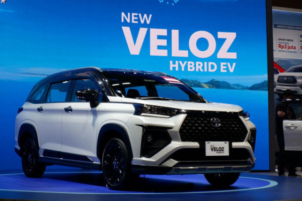 Toyota Veloz Hybrid. Foto: Aditya Pratama Niagara/kumparan