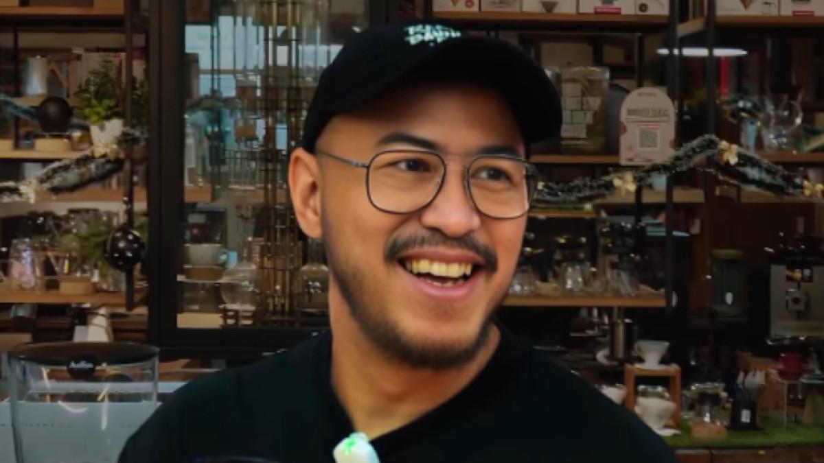 NASIB PANDJI PRAGIWAKSONO - Stand-up comedian Pandji Pragiwaksono 