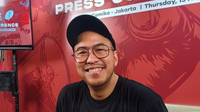 LAPORKAN PANDJI - Pandji Pragiwaksono saat ditemui di kawasan Wijaya, Jakarta Selatan, Kamis (13/11/2025).