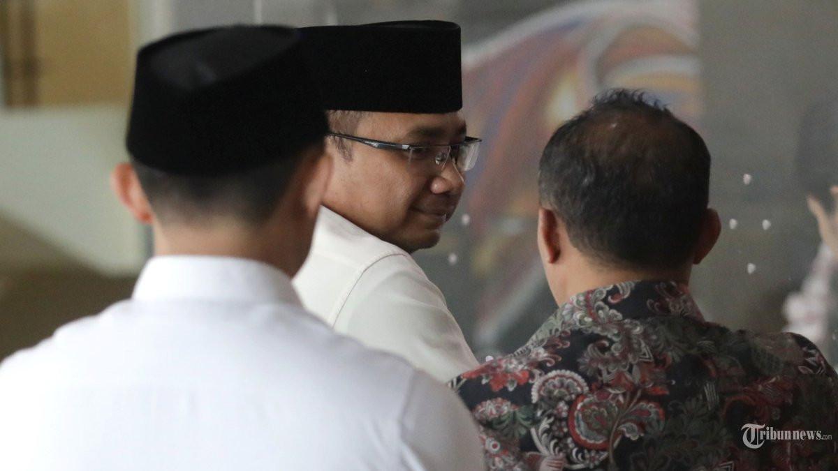 PEMERIKSAAN YAQUT CHOLIL - Komisi Pemberantasan Korupsi (KPK) mengungkap adanya dugaan aliran dana korupsi terkait jual beli kuota haji tambahan tahun 2024 yang mengalir hingga ke pucuk pimpinan di Kementerian Agama (Kemenag).