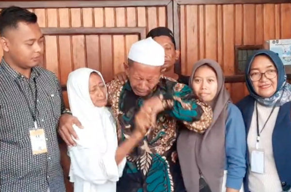 Tangis Kakek Masir saat bebas. Dok: kumparan