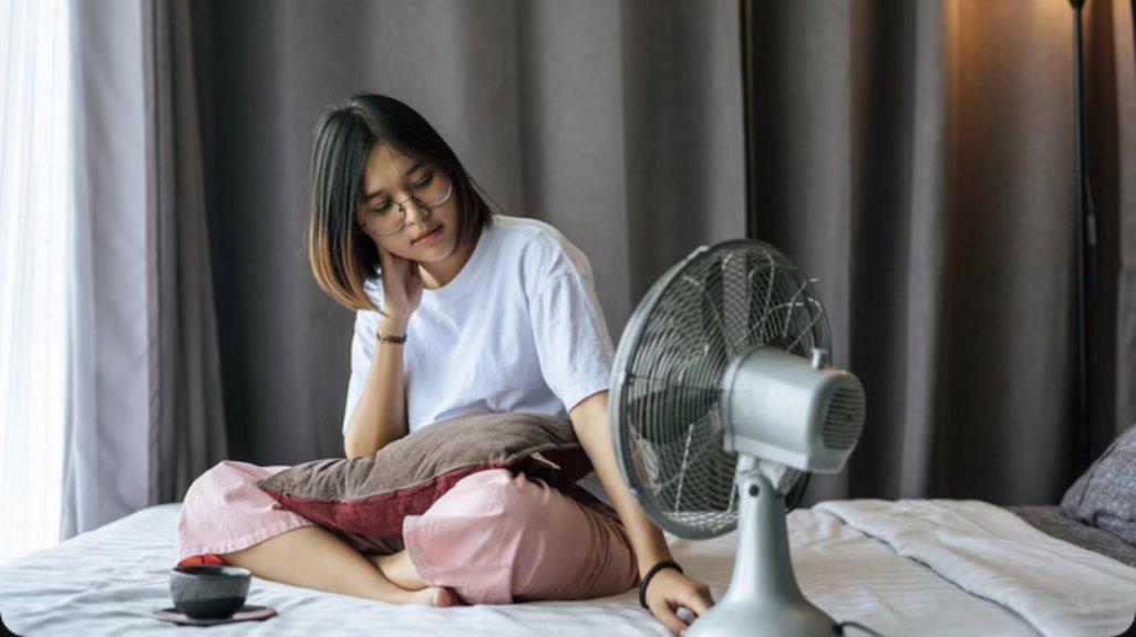 ilustrasi kipas angin meja