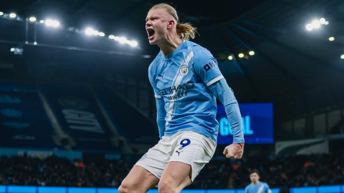 MERAYAKAN GOL - Bomber Manchester City, Erling Haaland merayakan gol setelah membobol gawang Brighton pada pekan ke-21 Liga Inggris di Stadion Etihad, Kamis (8/1/2026) dini hari WIB. Manchester City hanya mampu imbang 1-1.