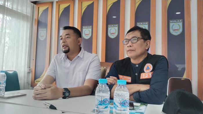 Sekda Banjar Yudi Andrea bersama Kepala BPBD Banjar, Wasis Nugraha