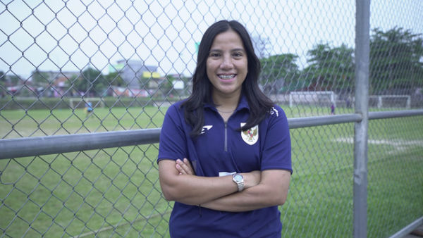 Maulina Novryliani, asisten pelatih Timnas Wanita Indonesia. Foto: Agri Perdana/kumparan