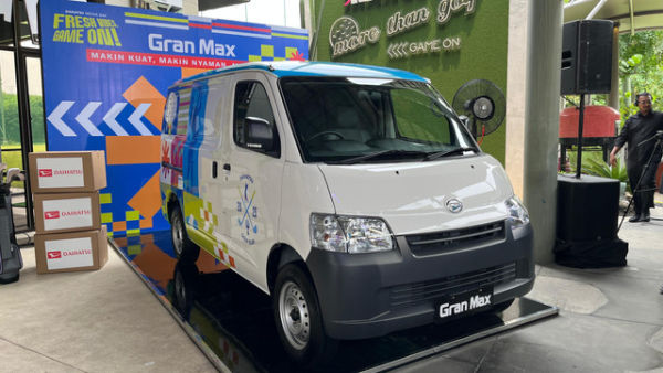 Transmisi matik Daihatsu Gran Max blind van. Foto: Aditya Pratama Niagara/kumparan