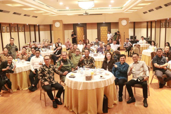 Silaturahmi Menteri Hukum dan Para Pemred di Ruang Soepomo, Jumat (9/1). Foto: Dok. Istimewa