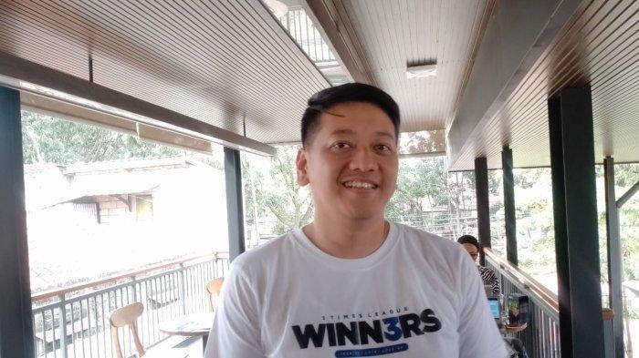 Adhitia Putra Herawan merupakan sosok pengganti Teddy Tjahjono sebagai Interim Director of Sports PT Persib Bandung Bermartabat.