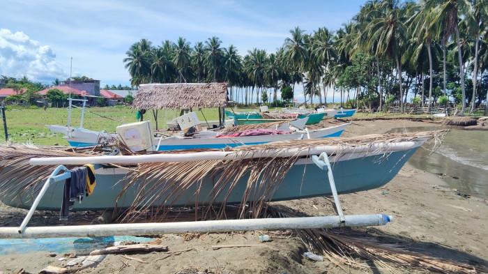 perahu nelayan tak melaut