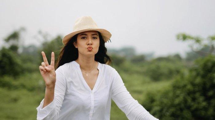 Aurelie Moeremans bikin heboh lantaran unggah foto mesra dengan seorang pria yang diduga adalah kekasih barunya.